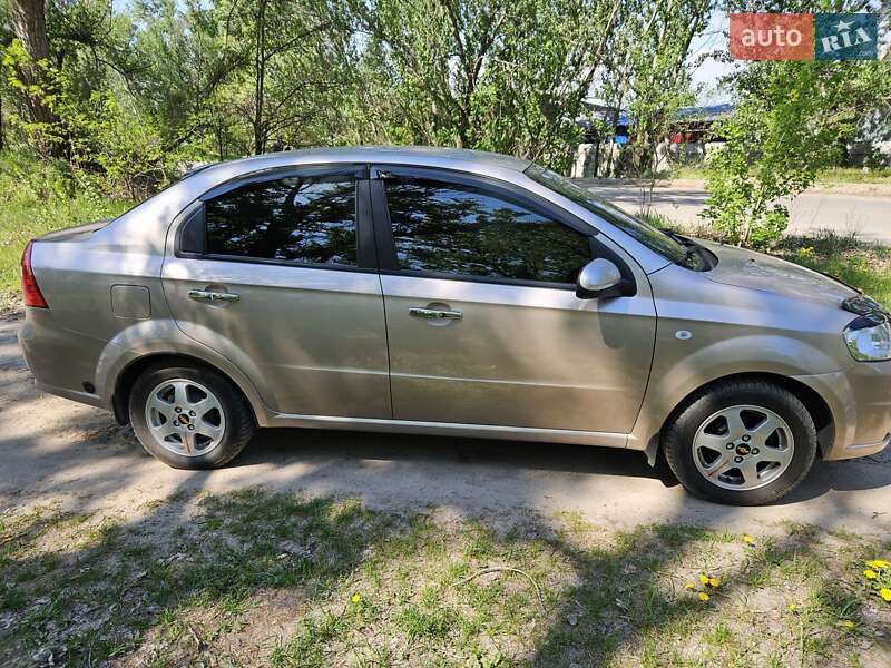 Седан Chevrolet Aveo 2008 в Днепре