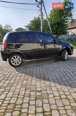 Хэтчбек Chevrolet Aveo 2011 в 