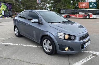 Седан Chevrolet Aveo 2014 в Києві