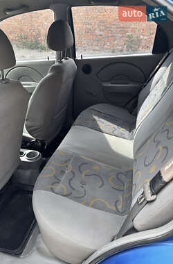 Седан Chevrolet Aveo 2004 в 