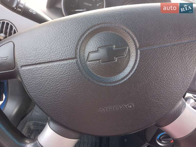 Хетчбек Chevrolet Aveo 2005 в Вознесенську