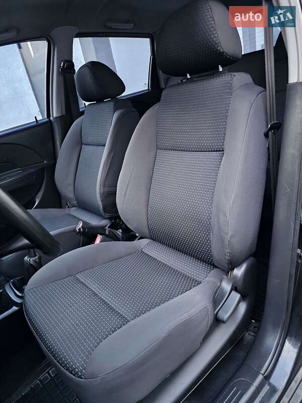 Хэтчбек Chevrolet Aveo 2006 в Харькове