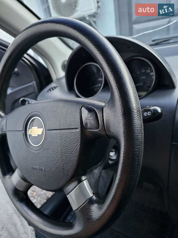 Хэтчбек Chevrolet Aveo 2006 в Харькове