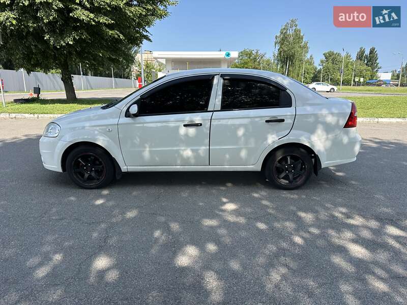 Седан Chevrolet Aveo 2007 в Киеве