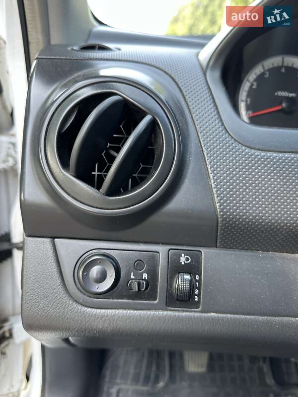 Седан Chevrolet Aveo 2007 в Киеве
