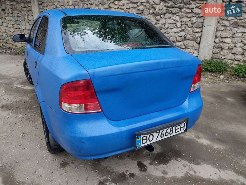 Седан Chevrolet Aveo 2004 в Бережанах