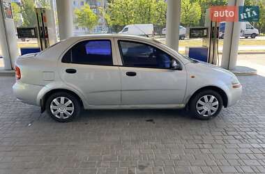 Седан Chevrolet Aveo 2005 в 