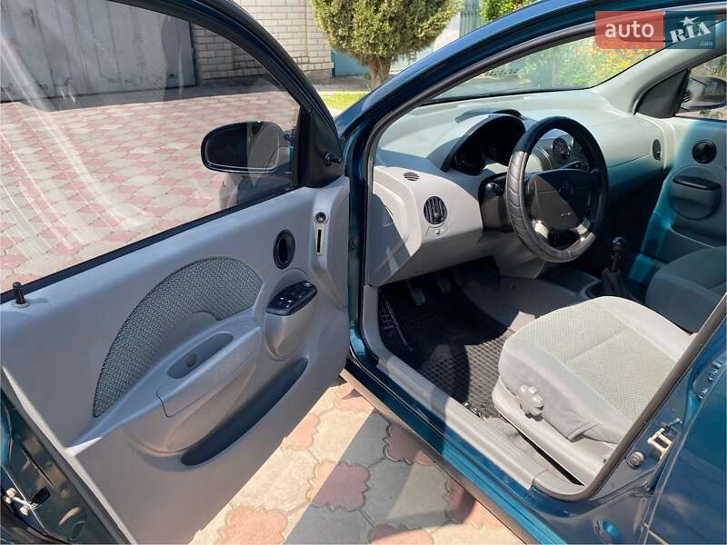 Седан Chevrolet Aveo 2005 в Херсоні