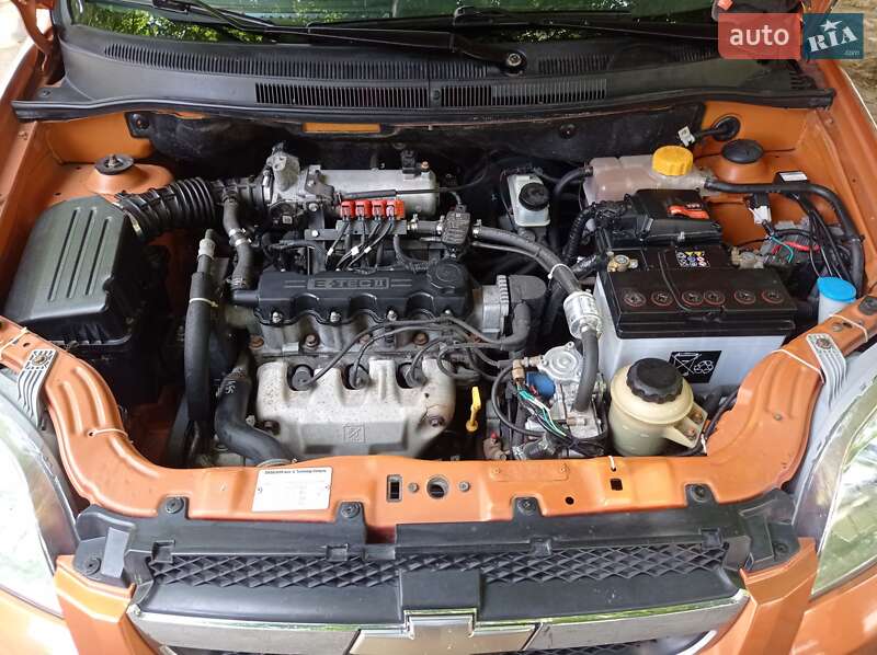 Седан Chevrolet Aveo 2006 в Полтаве