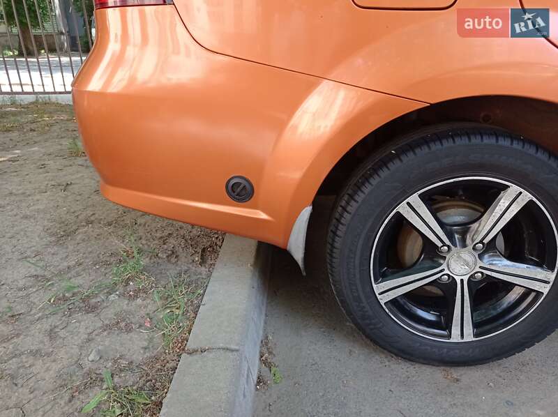 Седан Chevrolet Aveo 2006 в Полтаве
