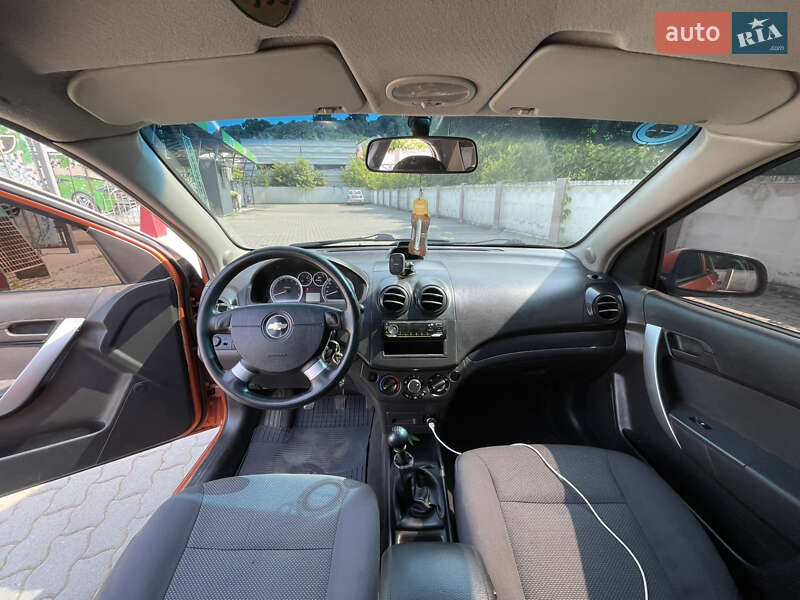 Седан Chevrolet Aveo 2006 в Черновцах