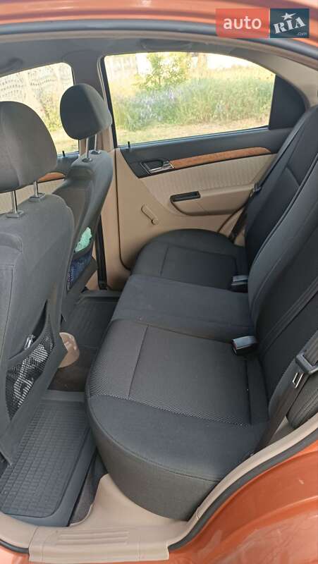 Седан Chevrolet Aveo 2007 в Днепре