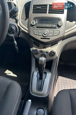 Хетчбек Chevrolet Aveo 2012 в 