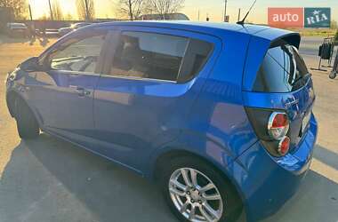 Хэтчбек Chevrolet Aveo 2012 в 