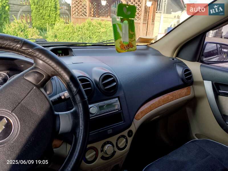 Седан Chevrolet Aveo 2008 в Олевську
