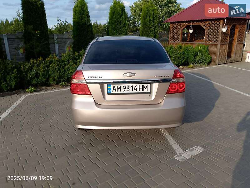 Седан Chevrolet Aveo 2008 в Олевську