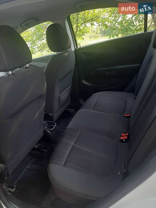 Седан Chevrolet Aveo 2013 в Новоукраїнці