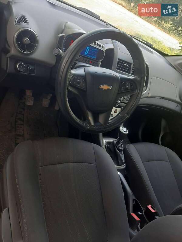 Седан Chevrolet Aveo 2013 в Новоукраїнці
