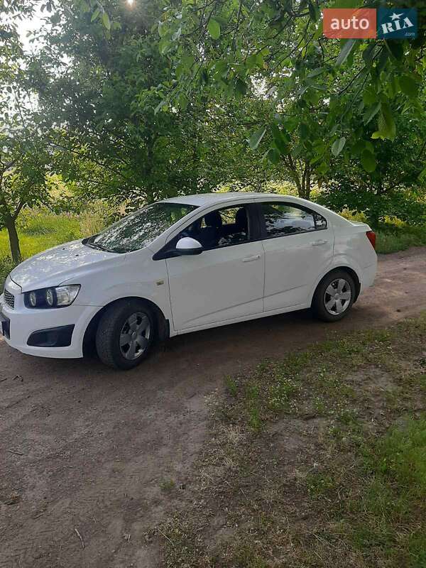 Седан Chevrolet Aveo 2013 в Новоукраїнці