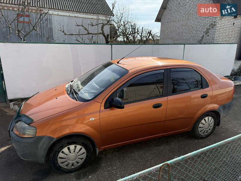 Седан Chevrolet Aveo 2005 в Ладыжине