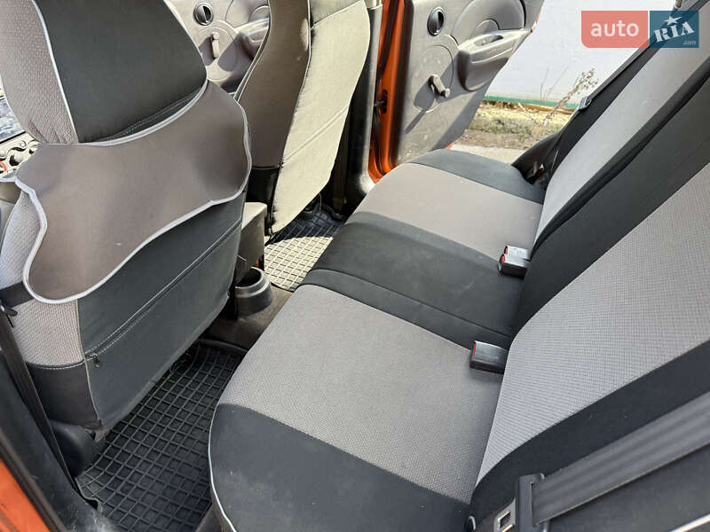 Седан Chevrolet Aveo 2005 в Ладыжине