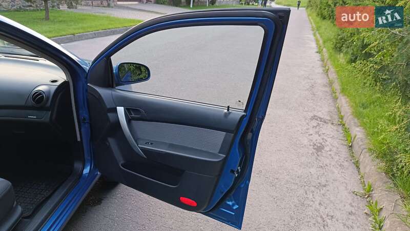 Хэтчбек Chevrolet Aveo 2008 в Ровно