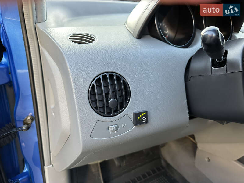 Седан Chevrolet Aveo 2004 в Одессе