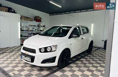 Хетчбек Chevrolet Aveo 2012 в Хмельницькому