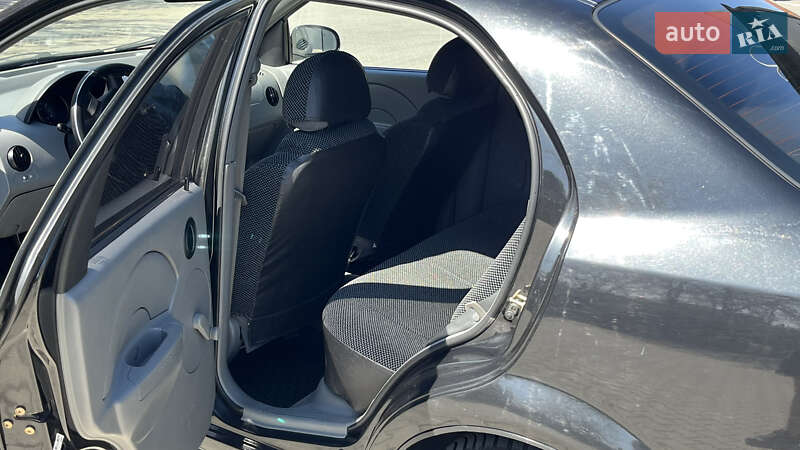 Седан Chevrolet Aveo 2005 в Ужгороді
