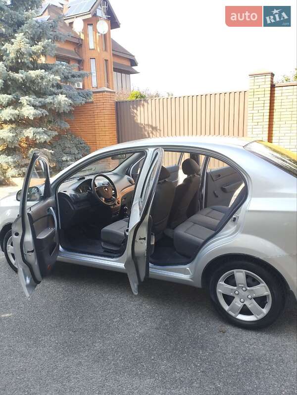 Седан Chevrolet Aveo 2008 в Дніпрі