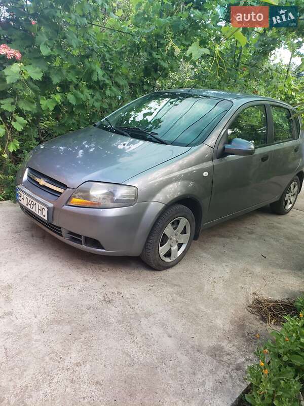 Хэтчбек Chevrolet Aveo 2008 в 