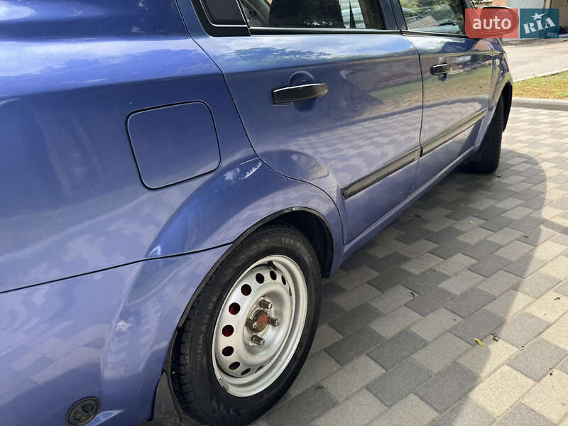 Седан Chevrolet Aveo 2008 в Лубнах