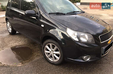 Хэтчбек Chevrolet Aveo 2011 в 