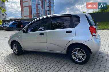 Хэтчбек Chevrolet Aveo 2008 в 