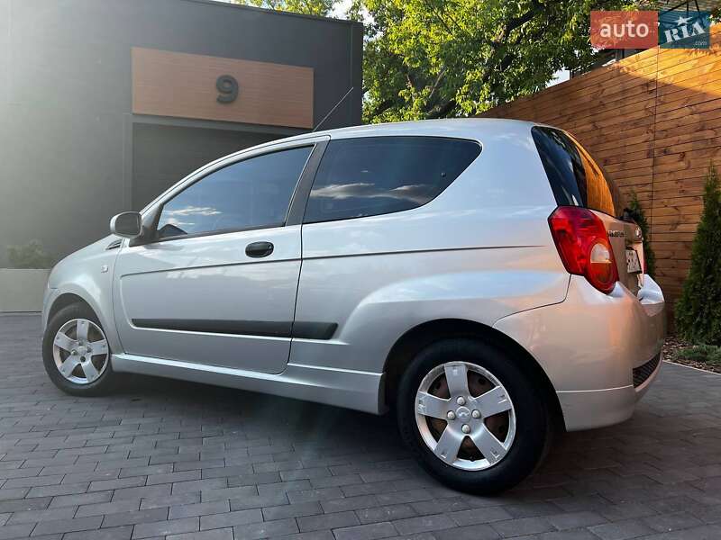 Хэтчбек Chevrolet Aveo 2008 в Киеве