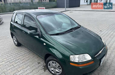 Хэтчбек Chevrolet Aveo 2005 в 