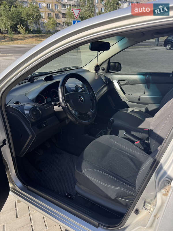 Седан Chevrolet Aveo 2009 в Дніпрі