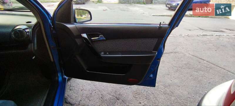 Седан Chevrolet Aveo 2008 в Дніпрі