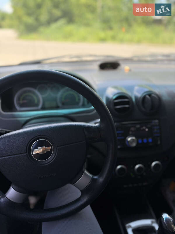 Седан Chevrolet Aveo 2008 в Полтаве
