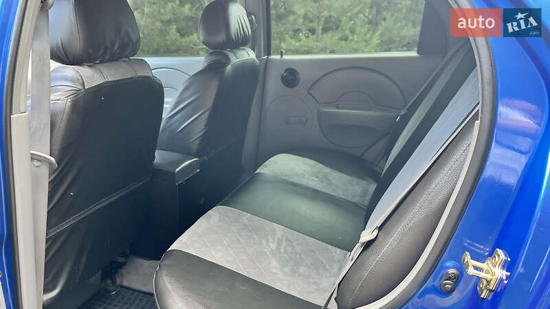 Седан Chevrolet Aveo 2005 в Кременчуге