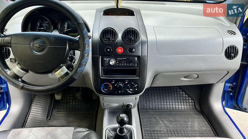 Седан Chevrolet Aveo 2005 в Кременчуге