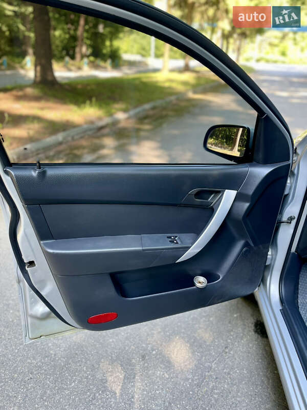 Седан Chevrolet Aveo 2007 в Виннице