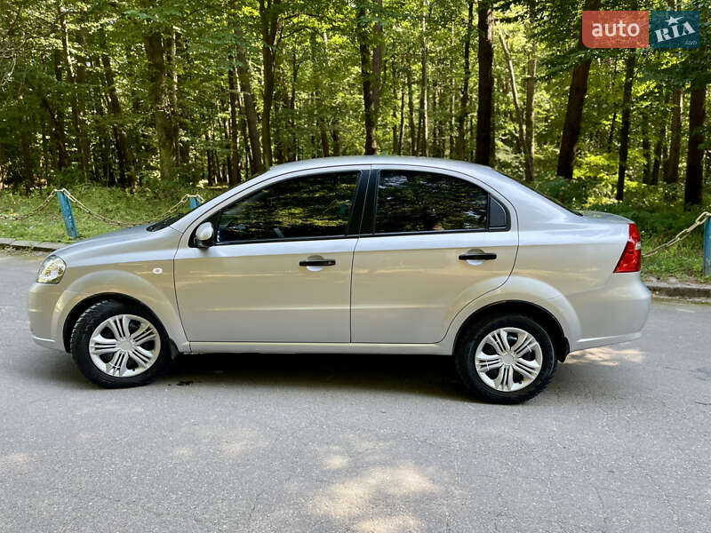 Седан Chevrolet Aveo 2007 в Виннице