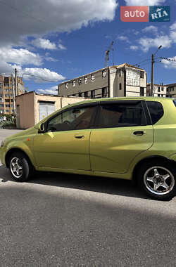 Хетчбек Chevrolet Aveo 2004 в 