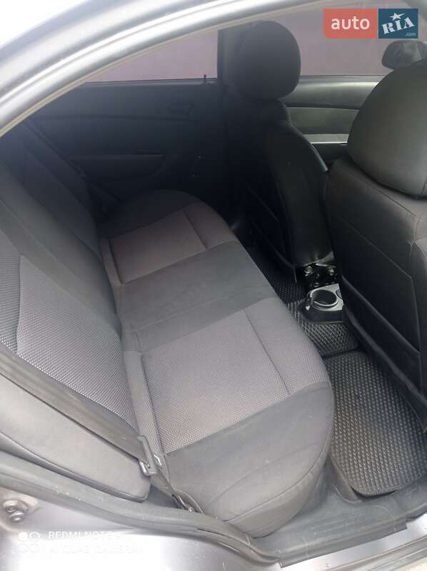 Седан Chevrolet Aveo 2011 в Днепре