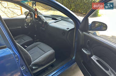 Хетчбек Chevrolet Aveo 2006 в 