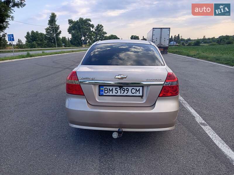Седан Chevrolet Aveo 2008 в Ромнах