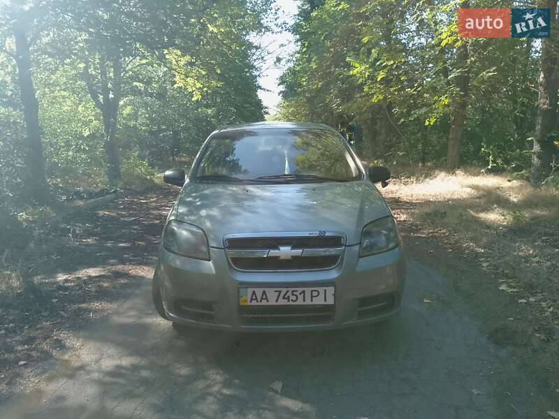 Седан Chevrolet Aveo 2011 в Кривом Роге