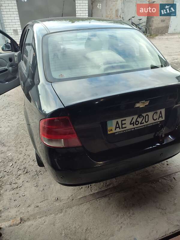 Седан Chevrolet Aveo 2004 в Днепре