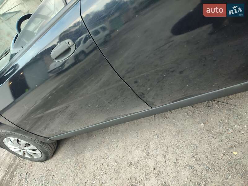 Седан Chevrolet Aveo 2004 в Днепре